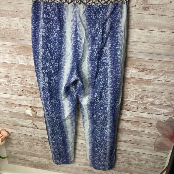 Derek Lam 10 Crosby Street Mixed Print 100% Silk Pull on Pant MED $108
MSRP - Picture 8 of 14